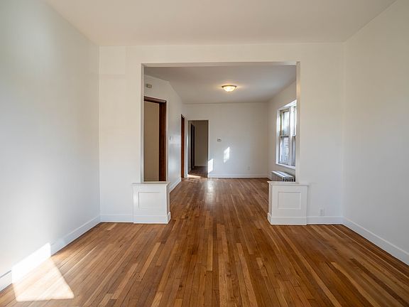 4th image of 4904 W School St #1