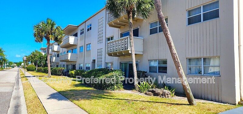 1st image of 223 Columbia Dr APT 202