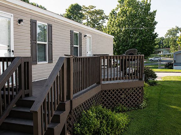 5th image of 142 Embassy Dr
