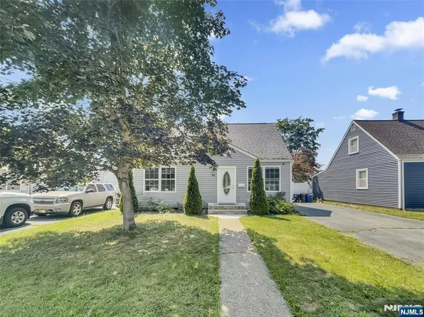 45 Bergen Ave, Haskell, NJ 07420