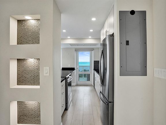 4th image of 2841 N Ocean Boulevard #1804