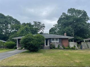 53 Fisher Rd, Commack, NY 11725