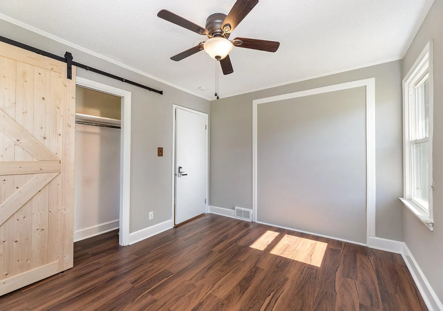234 Forest Dr — Photo 3