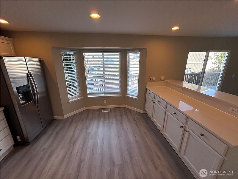 5th image of 7621 67th Street NE