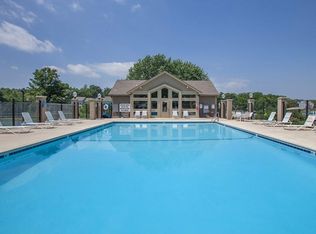 1711 N Ridgeview Rd #17-102, Olathe, KS 66061