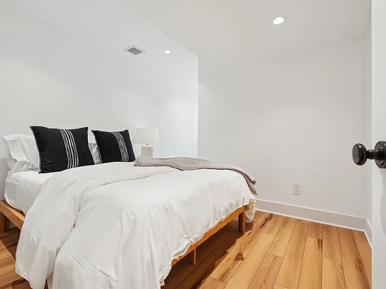 11 Sawasett Ave — Photo 18