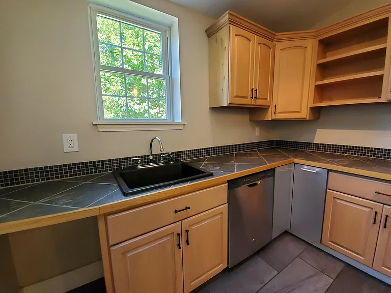 1413 Porterfield St — Photo 17
