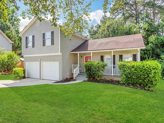 3rd image of 2125 Silver Thorn Ct