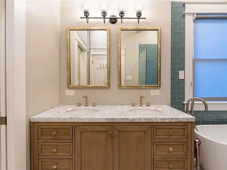 311 Josephine St NE — Photo 24