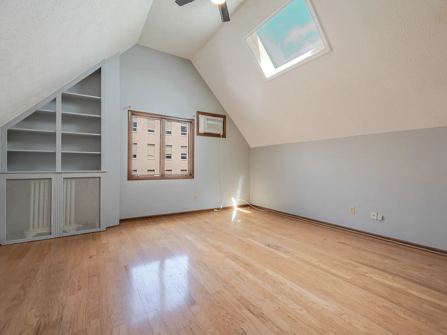 1 bed, 1134 sqft, $1,325 — Photo 2