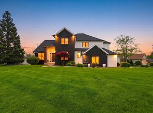 1010 Woodland Xing, Fort Wayne, IN 46825