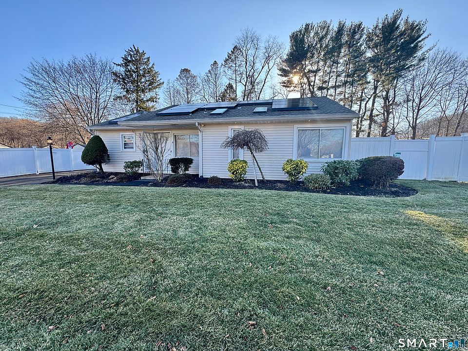 1st image of 4 Hellstrom Road