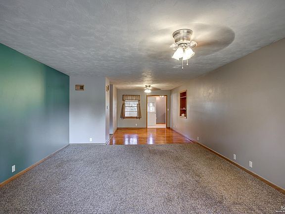 4th image of 1936 Simmons St