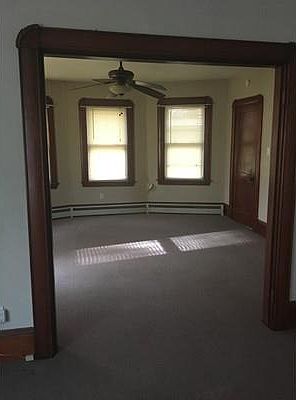3rd image of 628 Church St