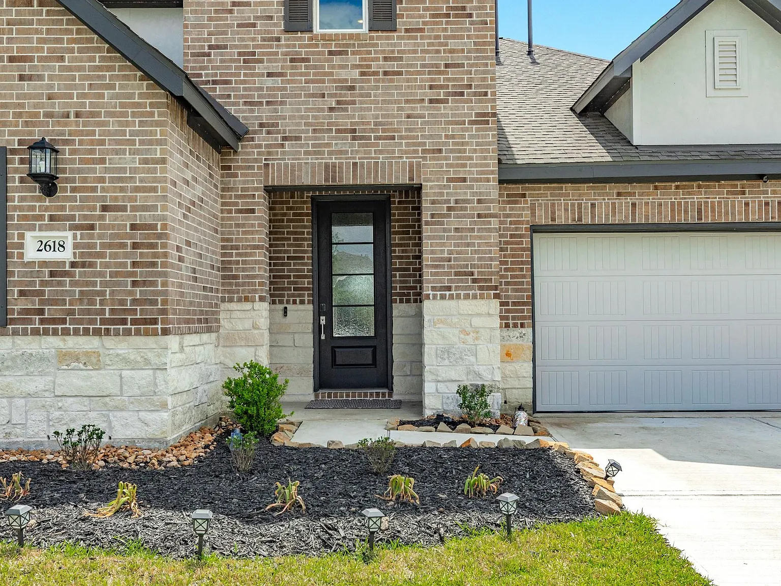 4 bed, 3.5 bath, 2694 sqft, $3,000 — Photo 2