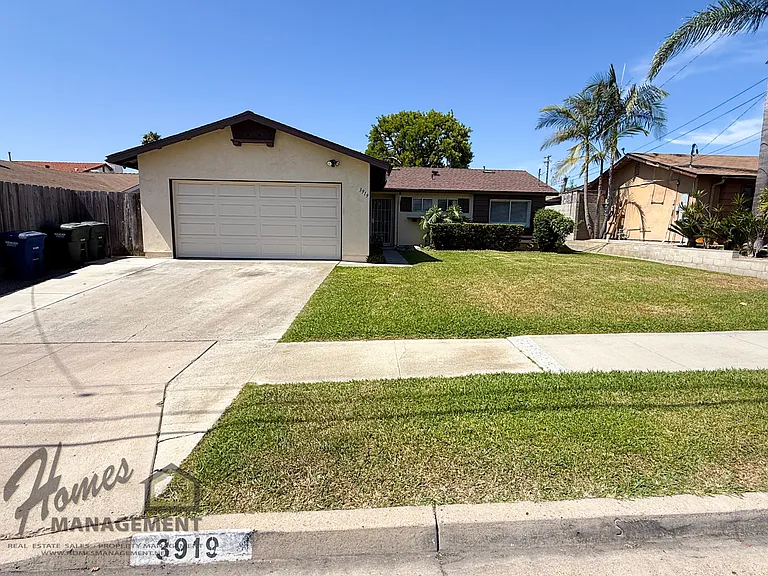 3919 Las Cruces Ave — Photo 1