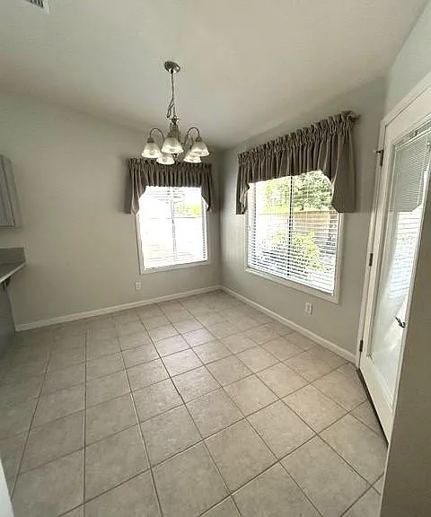 2800 Banyan Tree Ln — Photo 5