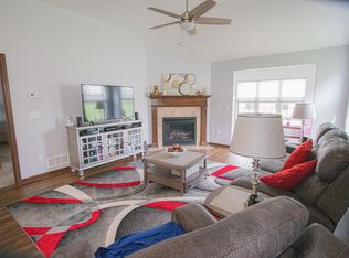 493 Woodfield Cir, Waterford, WI 53185