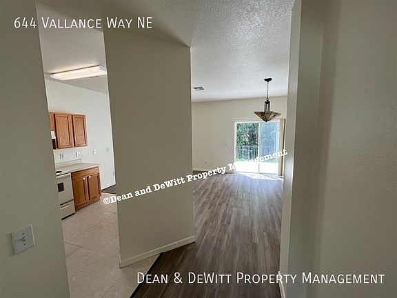 5th image of 644 Vallance Way NE