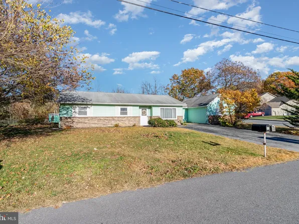 16 Amy Dr, Harrisburg, PA 17112