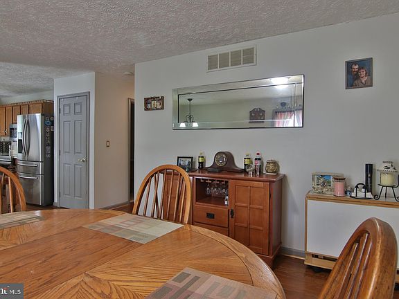 4th image of 8078 Escalon Ave