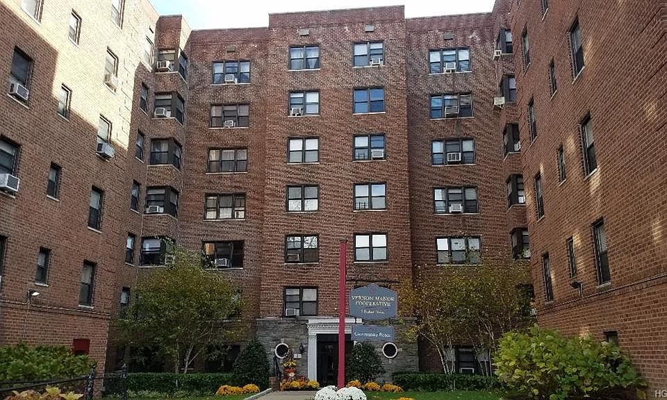 1st image of 2 Fisher Dr APT 512