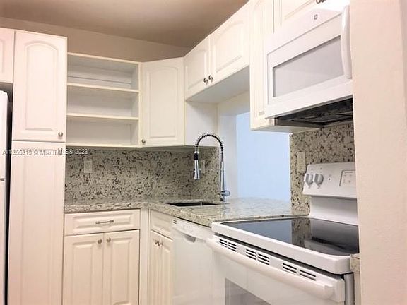 3rd image of 9621 SW 77th Ave APT 205B
