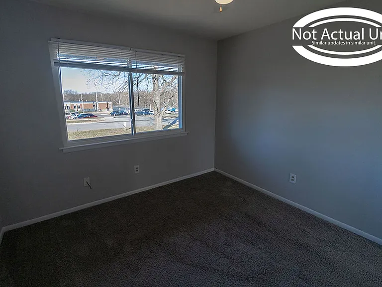 2924 Leeway Dr #B — Photo 12
