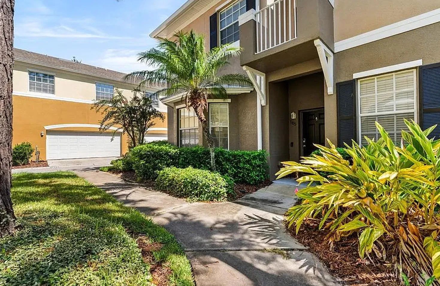 3 bed, 2.5 bath, 1856 sqft, $2,500 — Photo 2