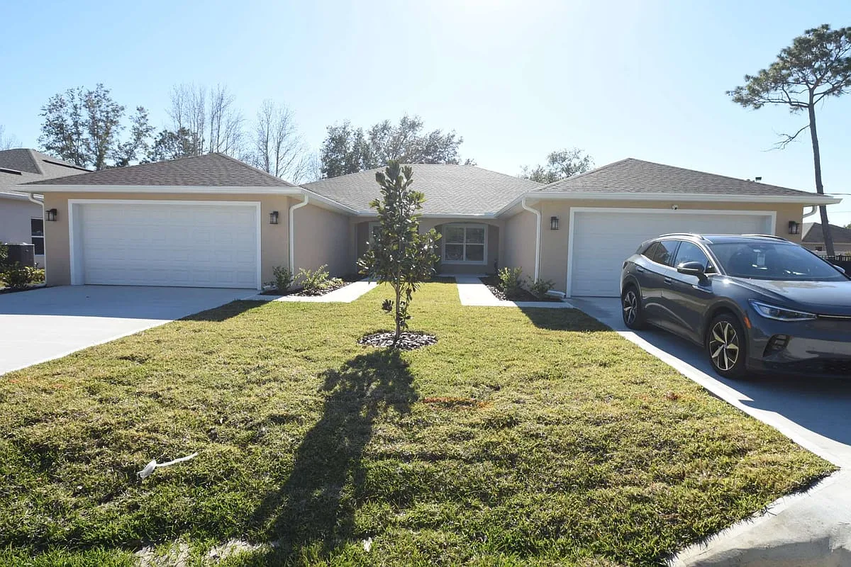 11 Buttonwood Lane Unit A — Photo 1