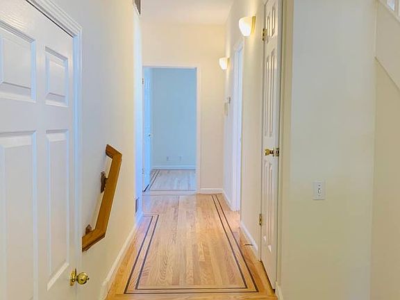 3rd image of 633 Chenery St #633