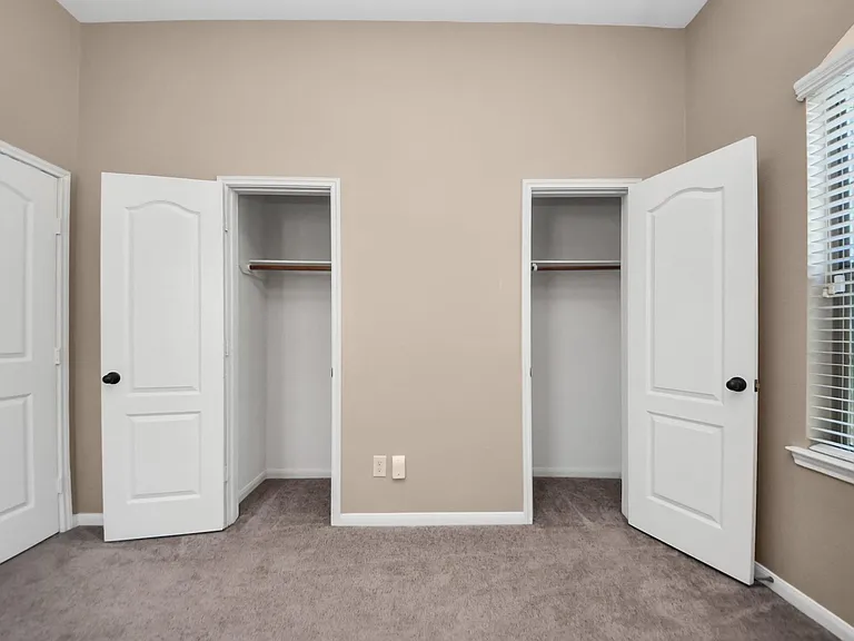 9427 Sapphire Bay Ln — Photo 40