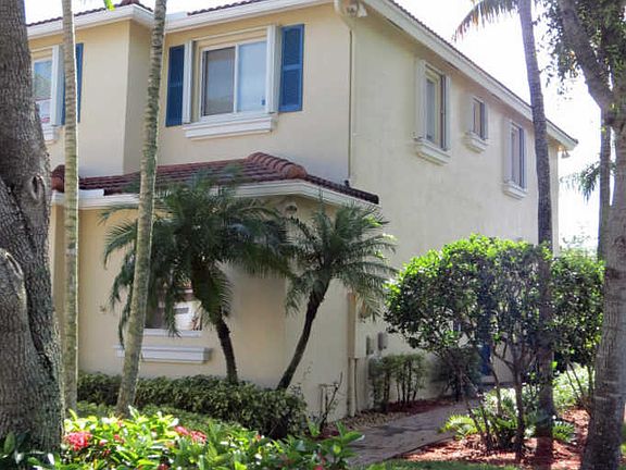 2nd image of 2752 S Evergreen Cir