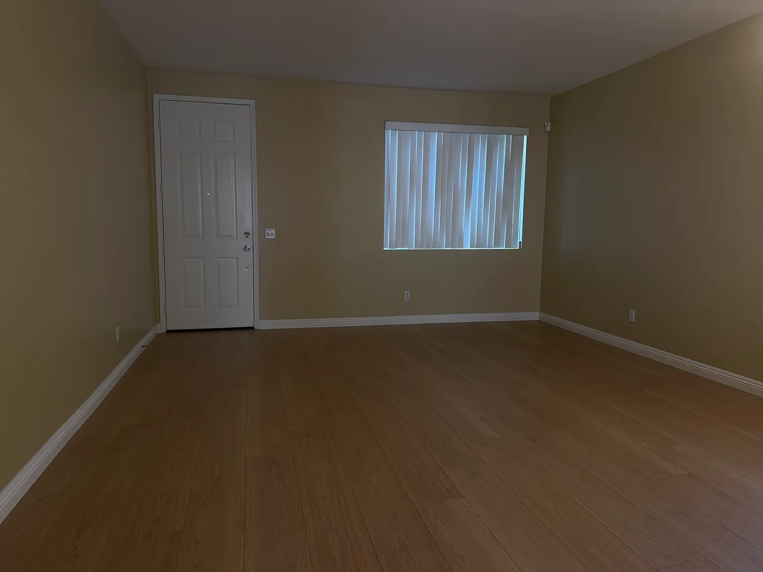 3 bed, 2.5 bath, 2255 sqft, $3,500 — Photo 3