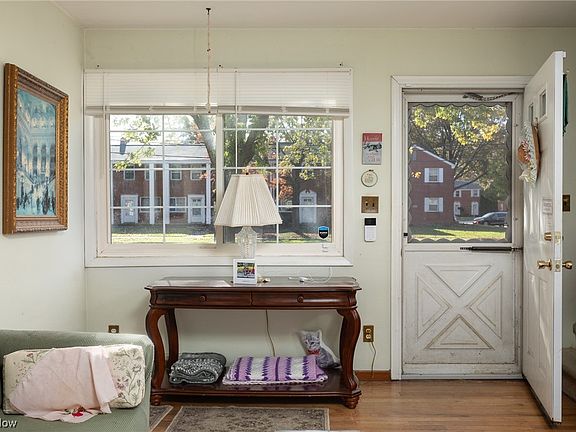 4th image of 22651 Fox Ave #D-21
