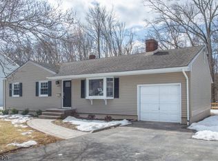 257 Chaucer Dr, Berkeley Heights, NJ 07922