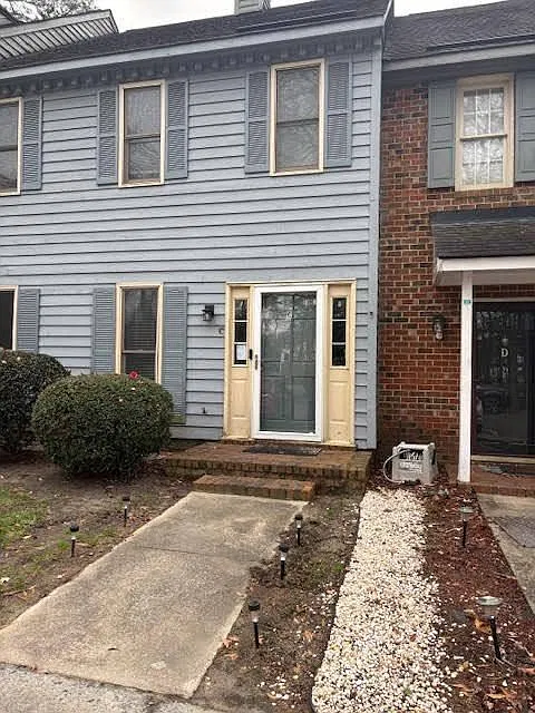 3 bed, 3.0 bath, 1850 sqft, $1,395 — Photo 1