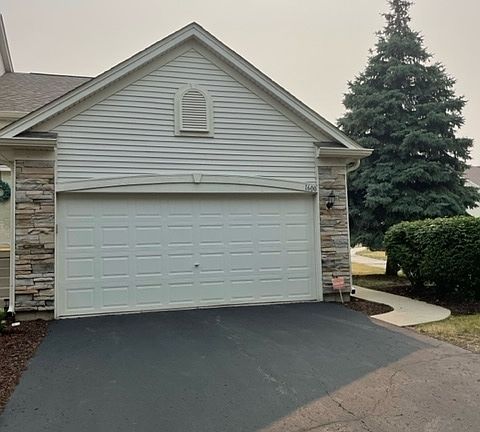 2nd image of 1600 Fieldstone Dr S