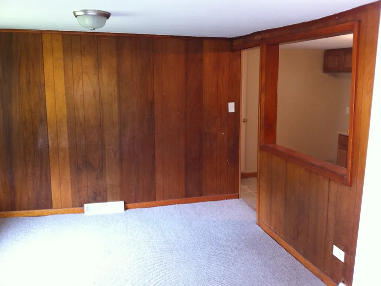 1076 W Market Streetsingle Family Home — Photo 3