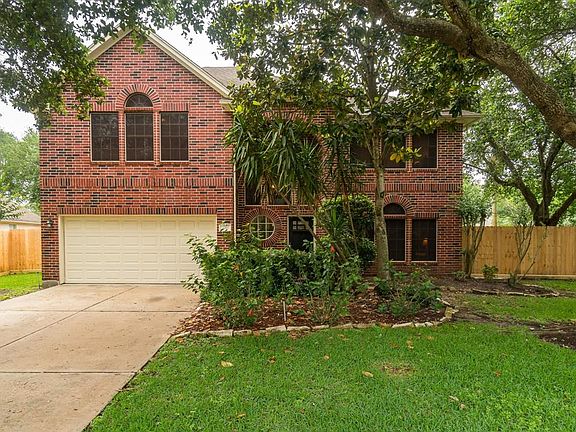 2nd image of 304 Summer Haven Cir