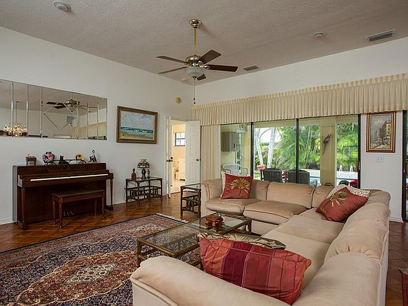 5th image of 955 Tobago Ter