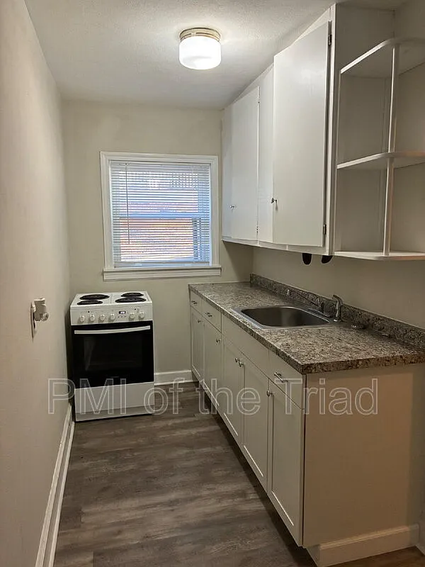 Studio, 1.0 bath, 600 sqft, $750 — Photo 4
