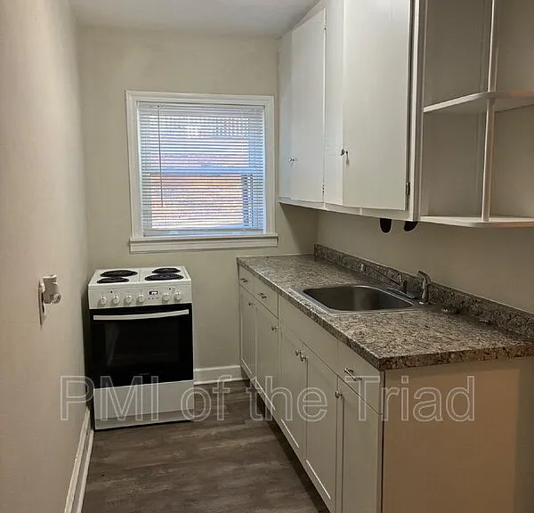 915 Carolina Ave #D — Photo 4