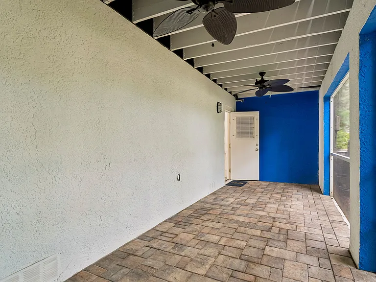 1st floor screened porch