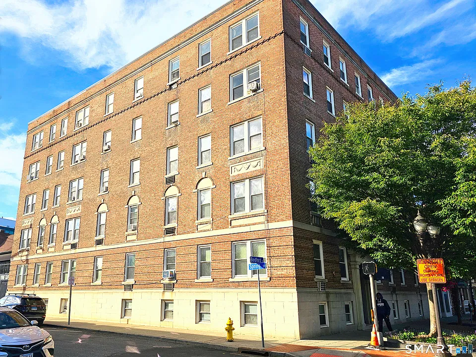 218 Bedford St #3F