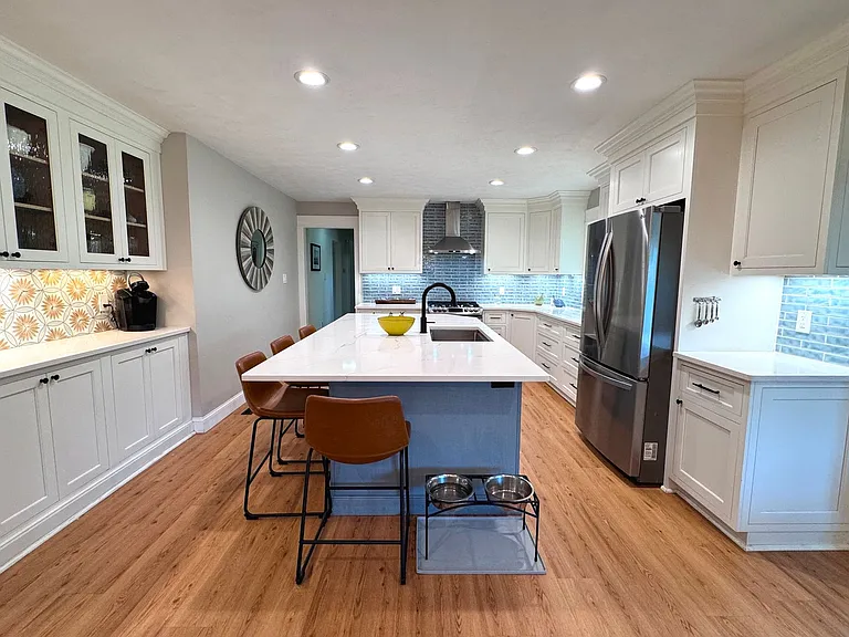 928 General Stuart Dr — Photo 14