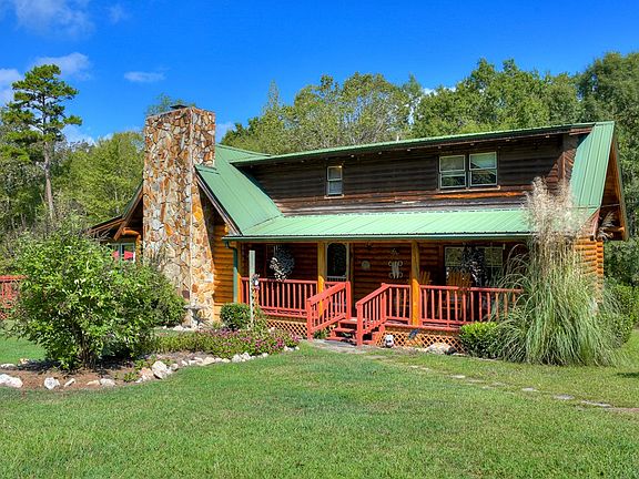 3rd image of 1052 Dogwood Dr
