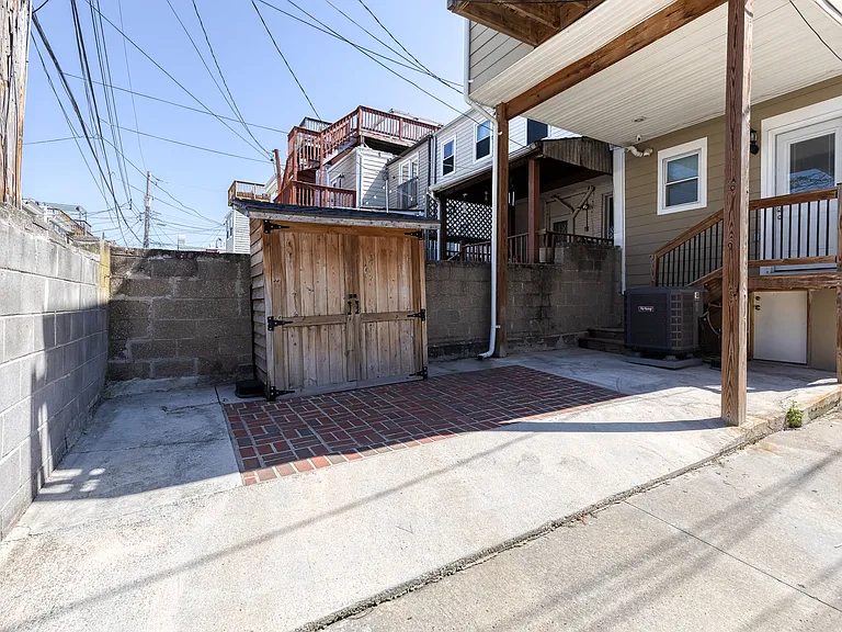 734 S Robinson St — Photo 27