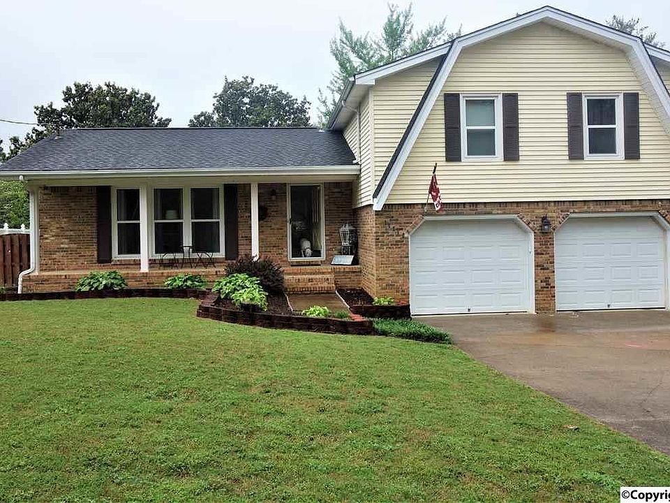 1st image of 11318 Woodcrest Dr SE
