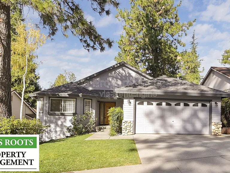 315 Vistamont Dr — Photo 1